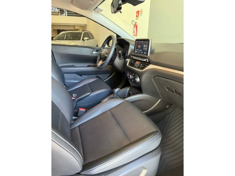 HYUNDAI - HB20 - 2023/2024 - Branca - R$ 99.000,00