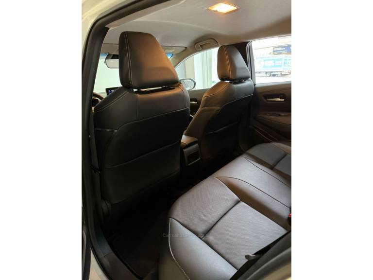 TOYOTA - COROLLA - 2022/2023 - Branca - R$ 139.000,00