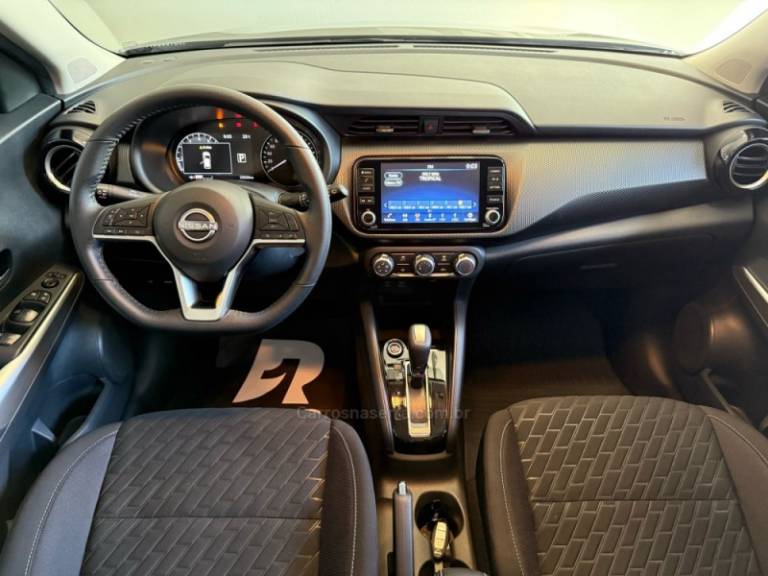 NISSAN - KICKS - 2022/2023 - Cinza - R$ 110.000,00
