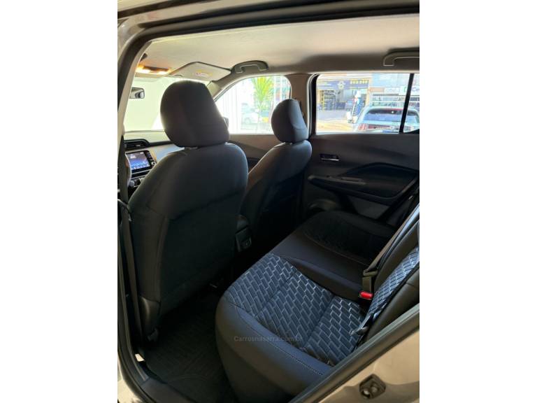 NISSAN - KICKS - 2022/2023 - Cinza - R$ 110.000,00
