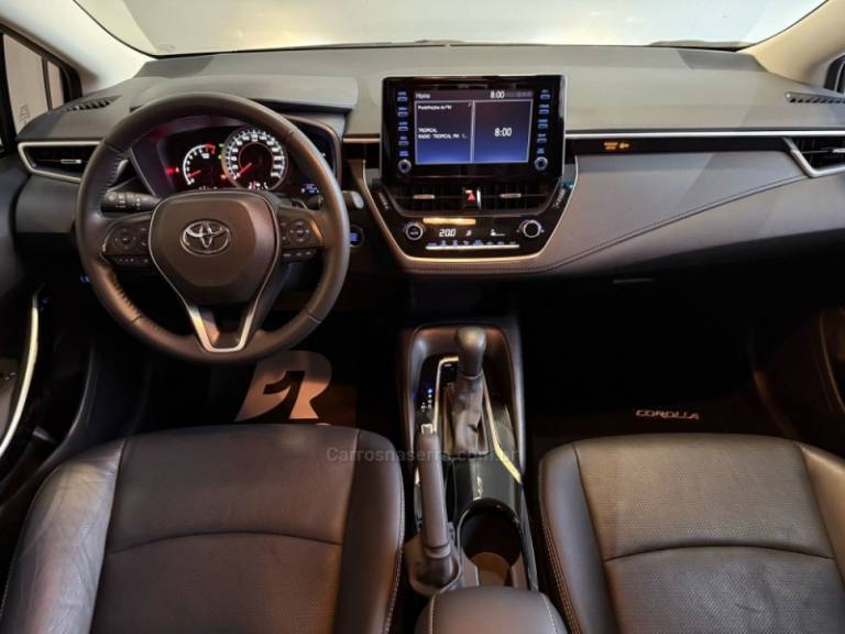 TOYOTA - COROLLA - 2022/2023 - Branca - R$ 139.000,00